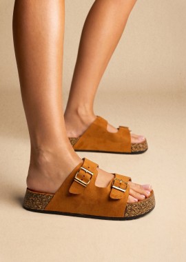 MARQUIIZ - MARQUIIZ Flatform σανδάλια με έντονες αγκράφες - 1157 - Tan Suede