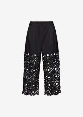 Cutcuutur - Cropped Pleated Pants in Black