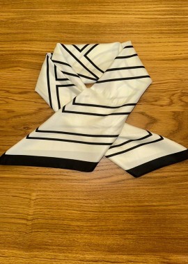 Γυναικεία μαντήλι ασπρό-μαύρο