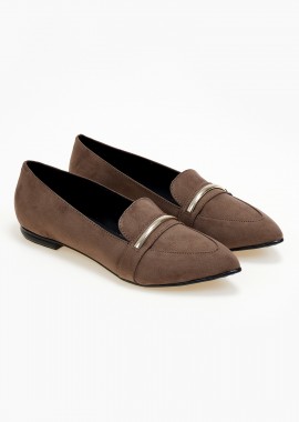 Μυτερά loafers με διακοσμητική αγκράφα - Πούρο
