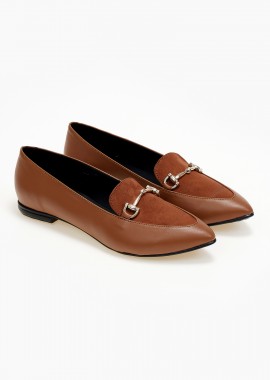 Μυτερά loafers με συνδυασμό υλικών και μέταλλο - Ταμπά