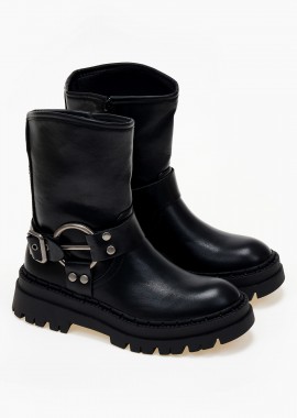 Biker boots με μεταλλική λεπτομέρεια - Μαύρο