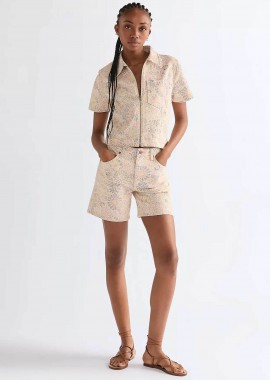 Wrangler® γυναικείο denim σορτς πεντάτσεπο με floral print Relaxed Fit 