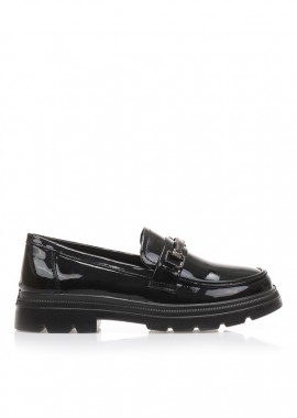 Oxfords μαύρα λουστρίνι με διακοσμητική αγκράφα με στρας ΜΑΥΡΟ