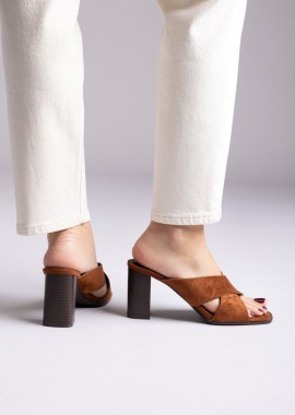 MARQUIIZ - MARQUIIZ Mules με τετράγωνο τακούνι - 5549 - Tan Suede
